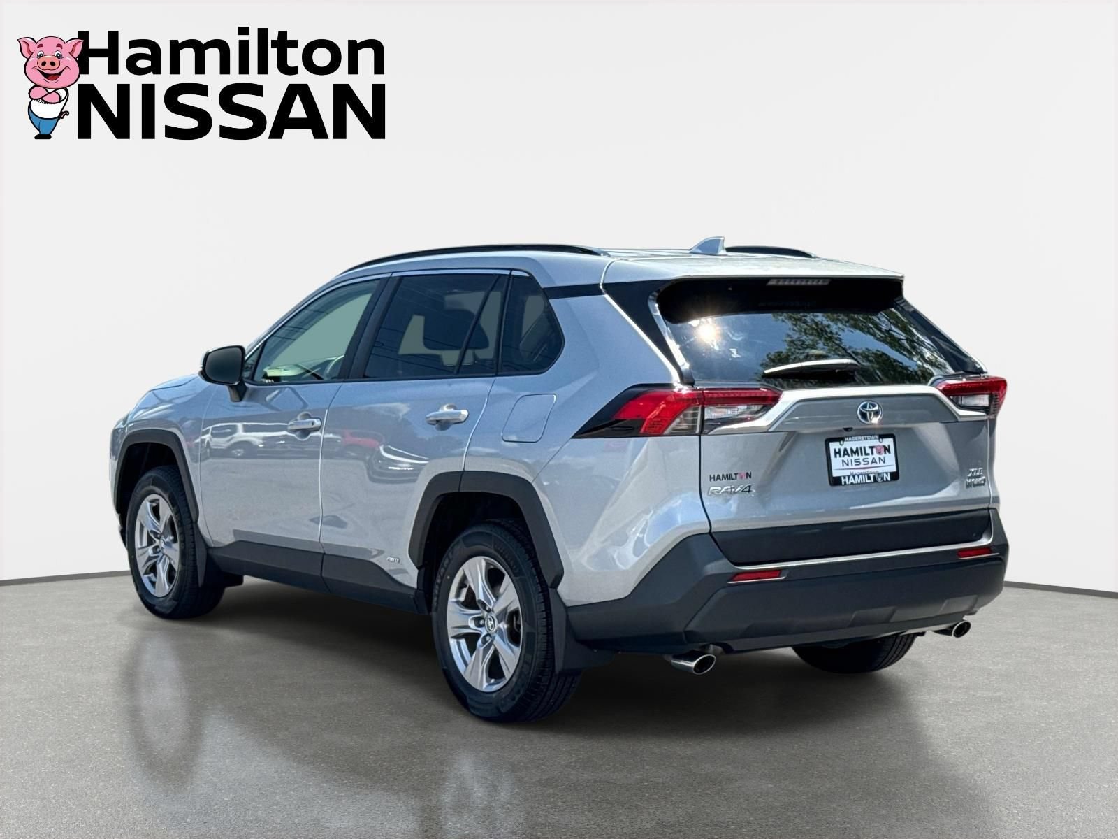 Used 2023 Toyota RAV4 XLE w/ Convenience Package AWD/4WD image 4