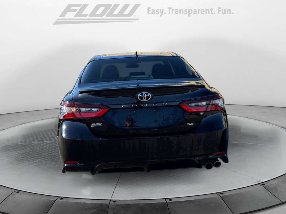 Used 2022 Toyota Camry SE image 6