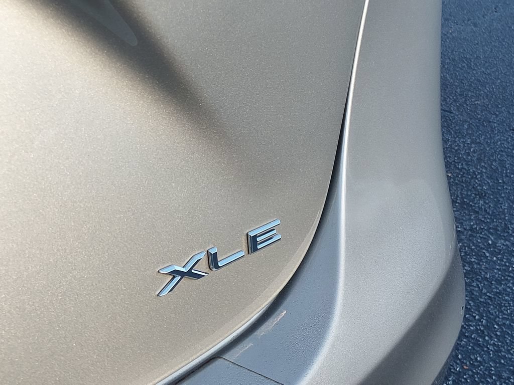 Used 2015 Toyota Avalon XLE Touring FWD image 18