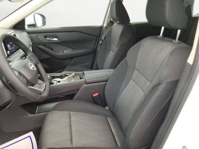 Certified 2026 Nissan Rogue SV FWD image 12