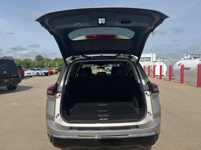 Used 2025 Nissan Rogue Platinum AWD/4WD image 11