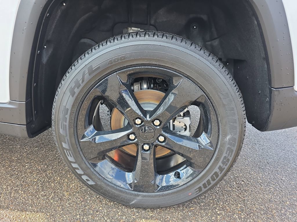 New 2025 Jeep Grand Cherokee Altitude image 32