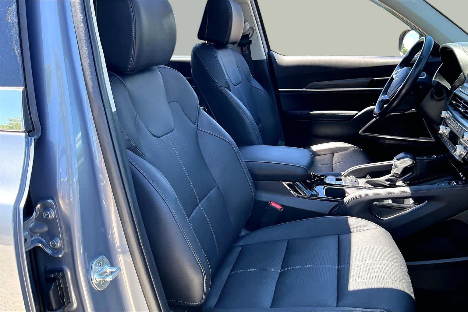 Used 2022 Kia Telluride EX w/ EX Premium Package FWD image 9
