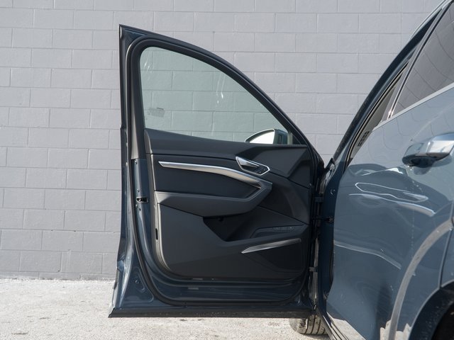 Used 2024 Audi Q8 e-tron Premium Plus w/ Premium Plus Package image 15