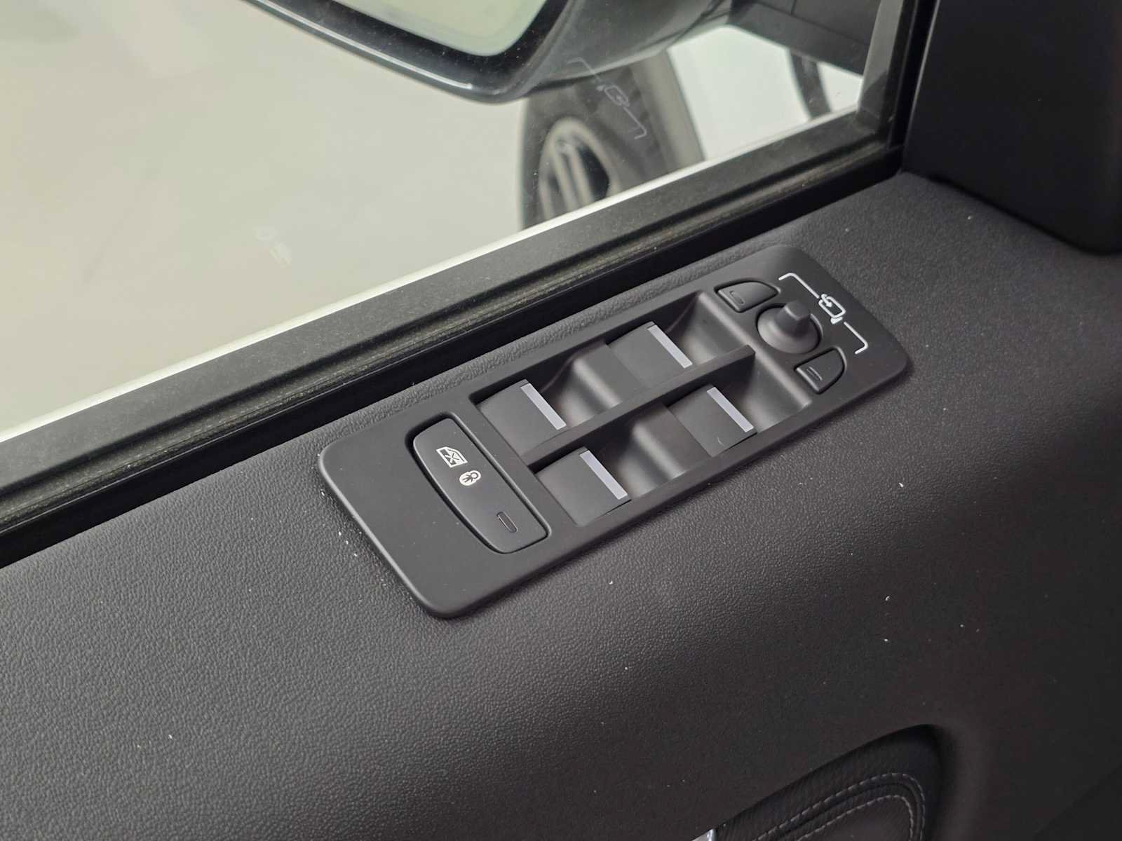 New 2026 Land Rover Discovery Sport Landmark AWD/4WD image 23