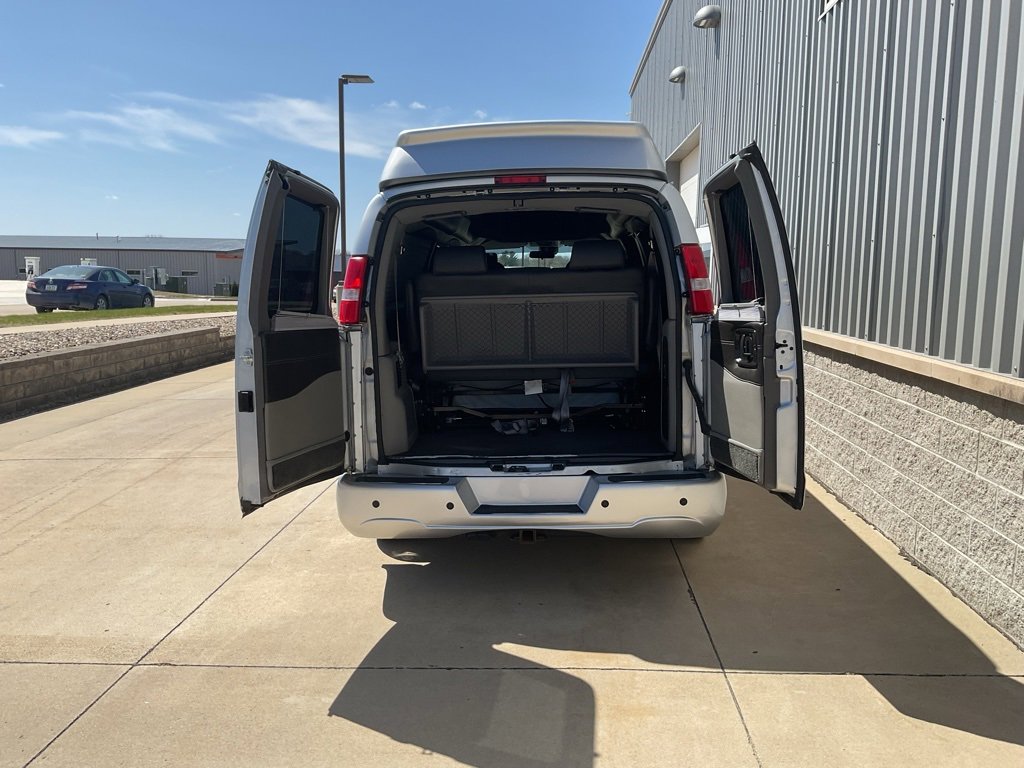 Used 2019 GMC Savana 2500 Extended image 23