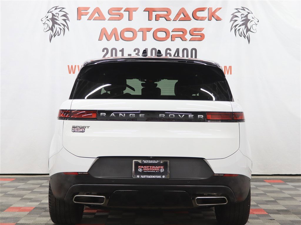 Used 2024 Land Rover Range Rover Sport SE image 5