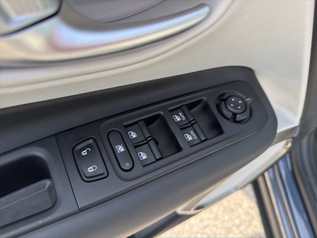 Used 2022 Jeep Renegade Limited w/ Sun, Sound & Wheels Group AWD/4WD image 23