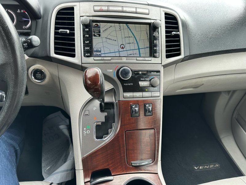 Used 2011 Toyota Venza w/ Comfort Pkg FWD image 16
