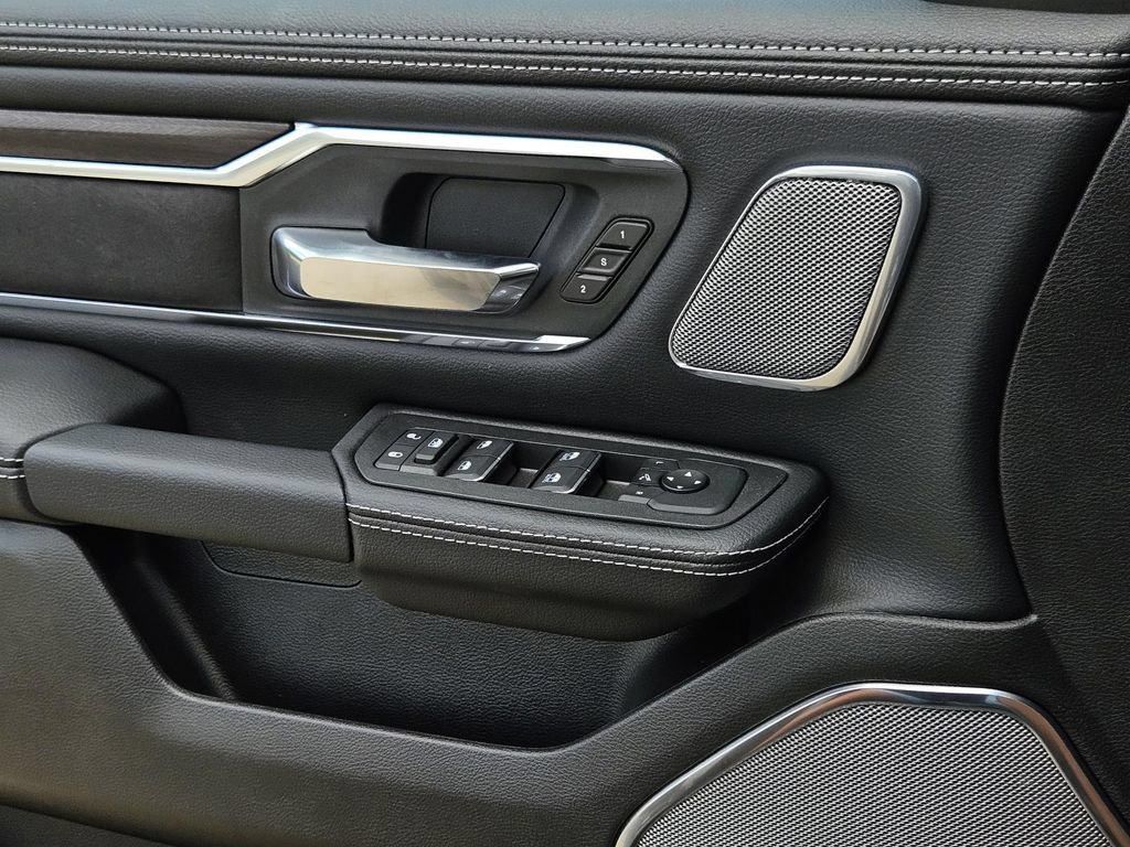Used 2025 RAM 1500 Laramie AWD/4WD image 15