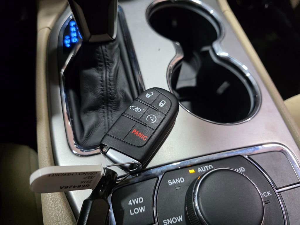 Used 2018 Jeep Grand Cherokee Laredo image 22