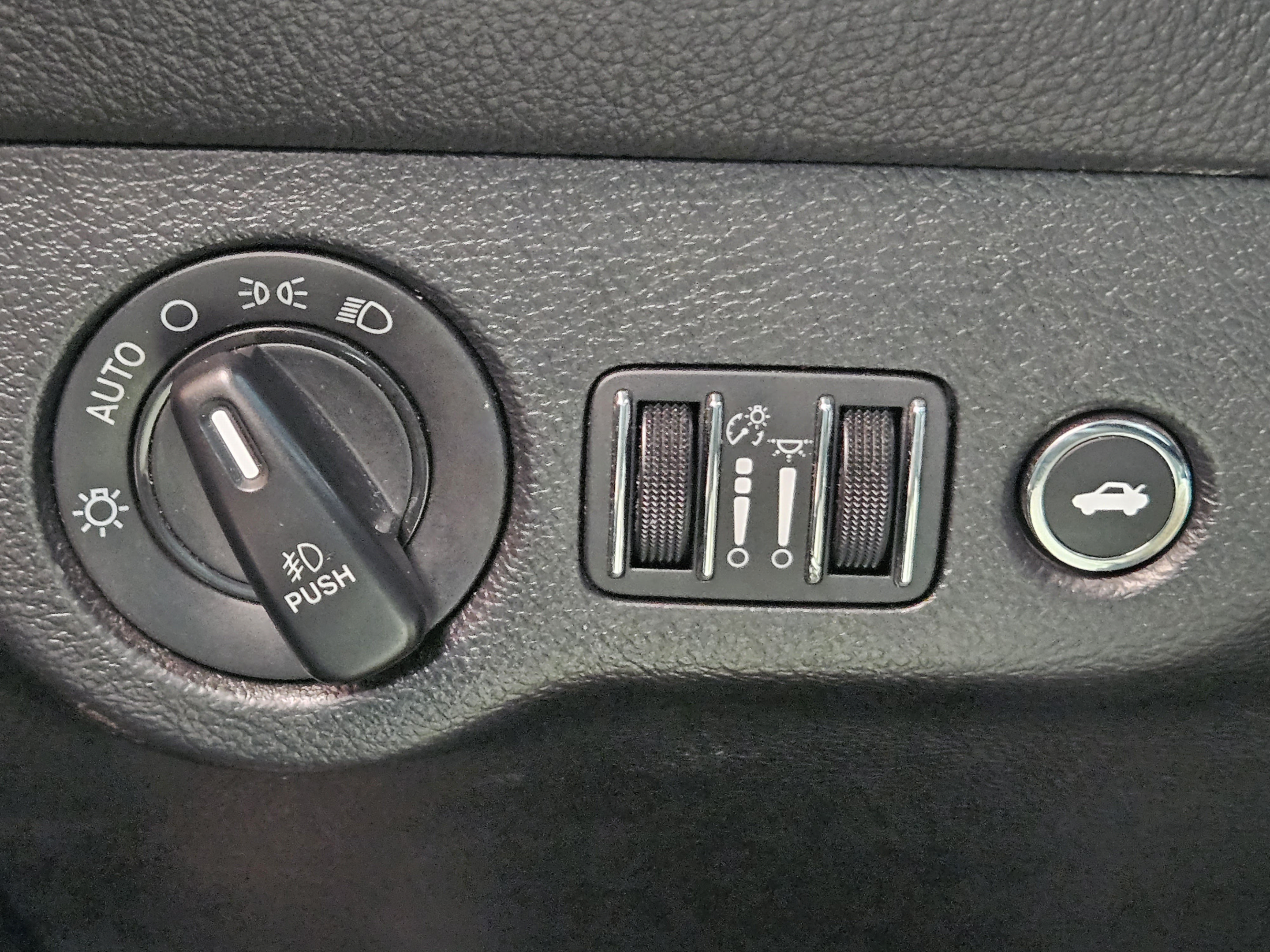 Used 2023 Dodge Challenger SXT w/ Blacktop Package AWD/4WD image 14