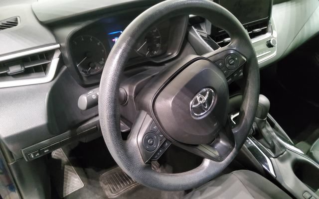 Used 2025 Toyota Corolla LE FWD image 27