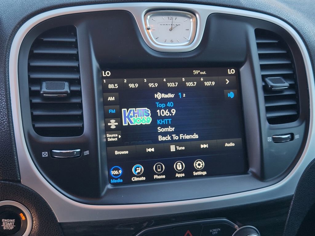 Used 2022 Chrysler 300 Touring w/ Sport Appearance Package image 20