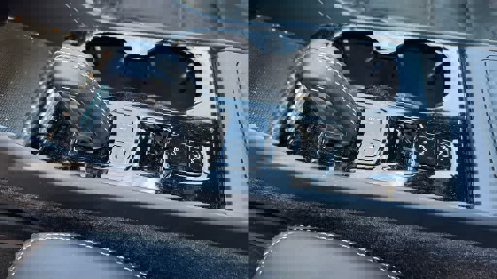 Used 2021 Volvo XC40 T5 R-Design w/ Climate Package image 22