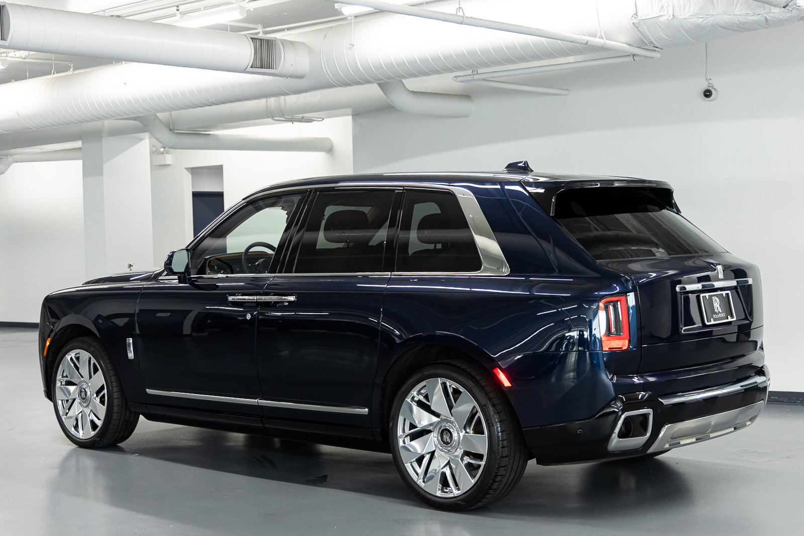 Certified 2025 Rolls-Royce Cullinan AWD/4WD image 4