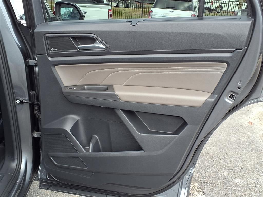 Used 2023 Volkswagen Atlas Cross Sport SEL Premium R-Line image 14