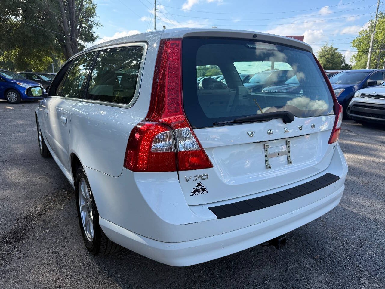 Used 2008 Volvo V70 FWD image 4