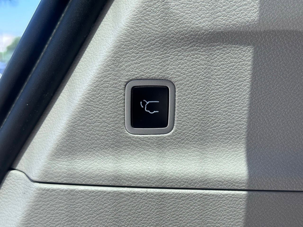 Used 2024 Chrysler Pacifica Touring-L FWD image 12
