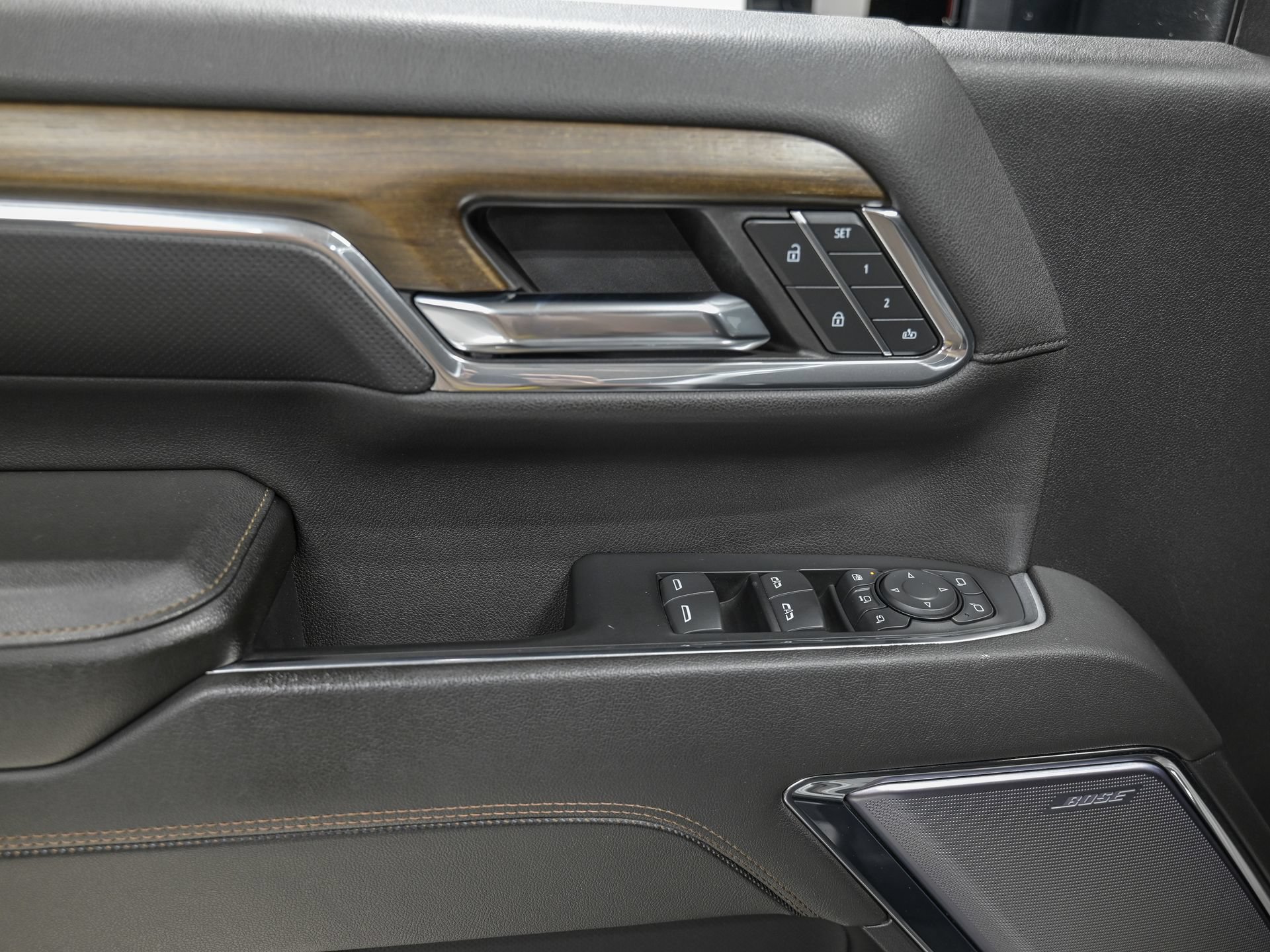 Used 2024 Chevrolet Silverado 2500 High Country w/ High Country Premium Package AWD/4WD image 13