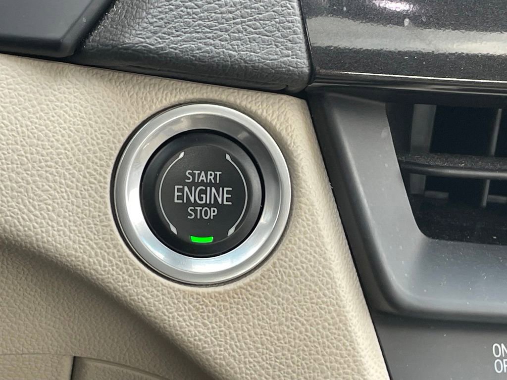Certified 2023 Cadillac CT4 Premium Luxury AWD/4WD image 31
