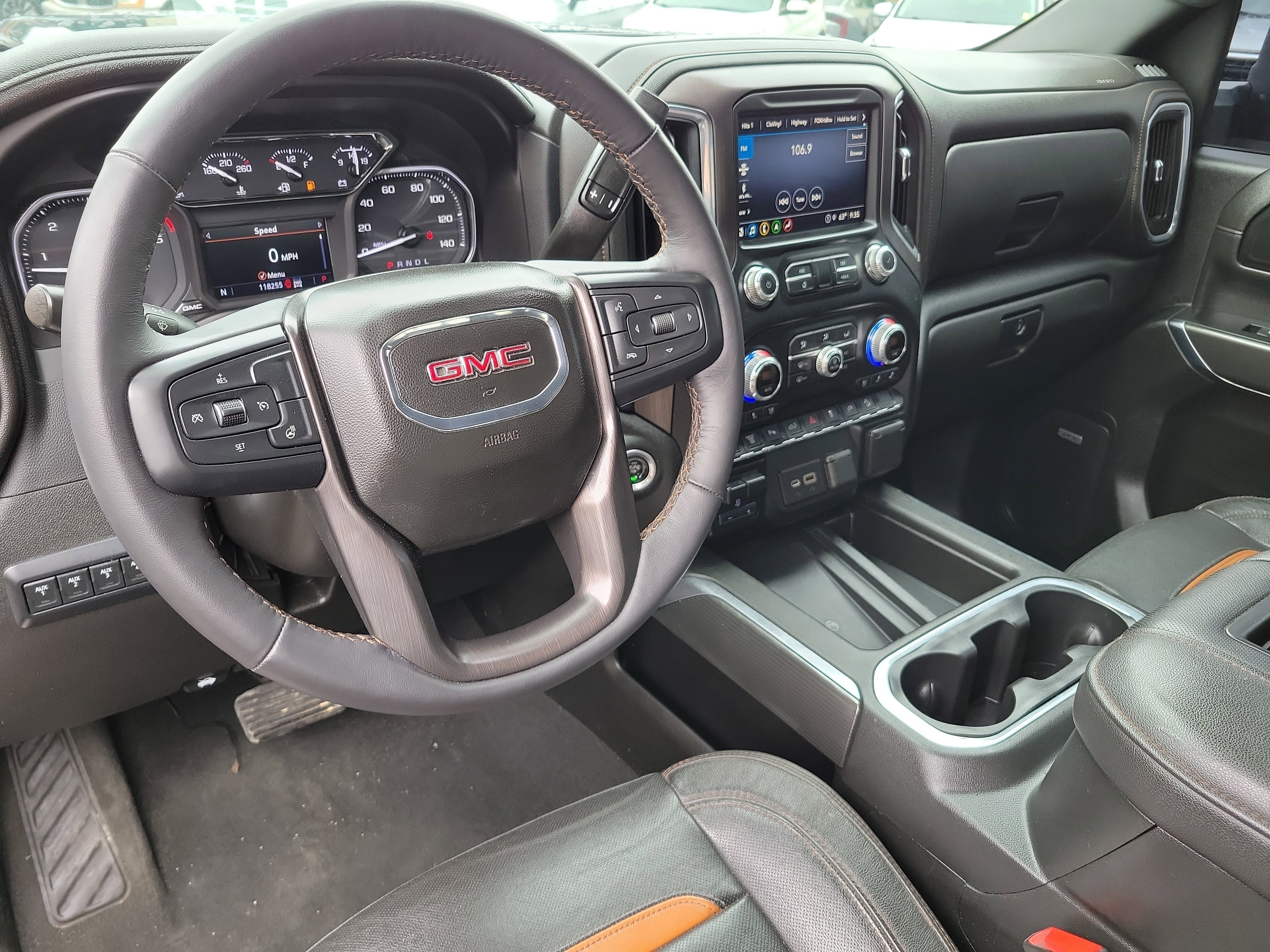Used 2022 GMC Sierra 2500 AT4 w/ AT4 Preferred Package image 2