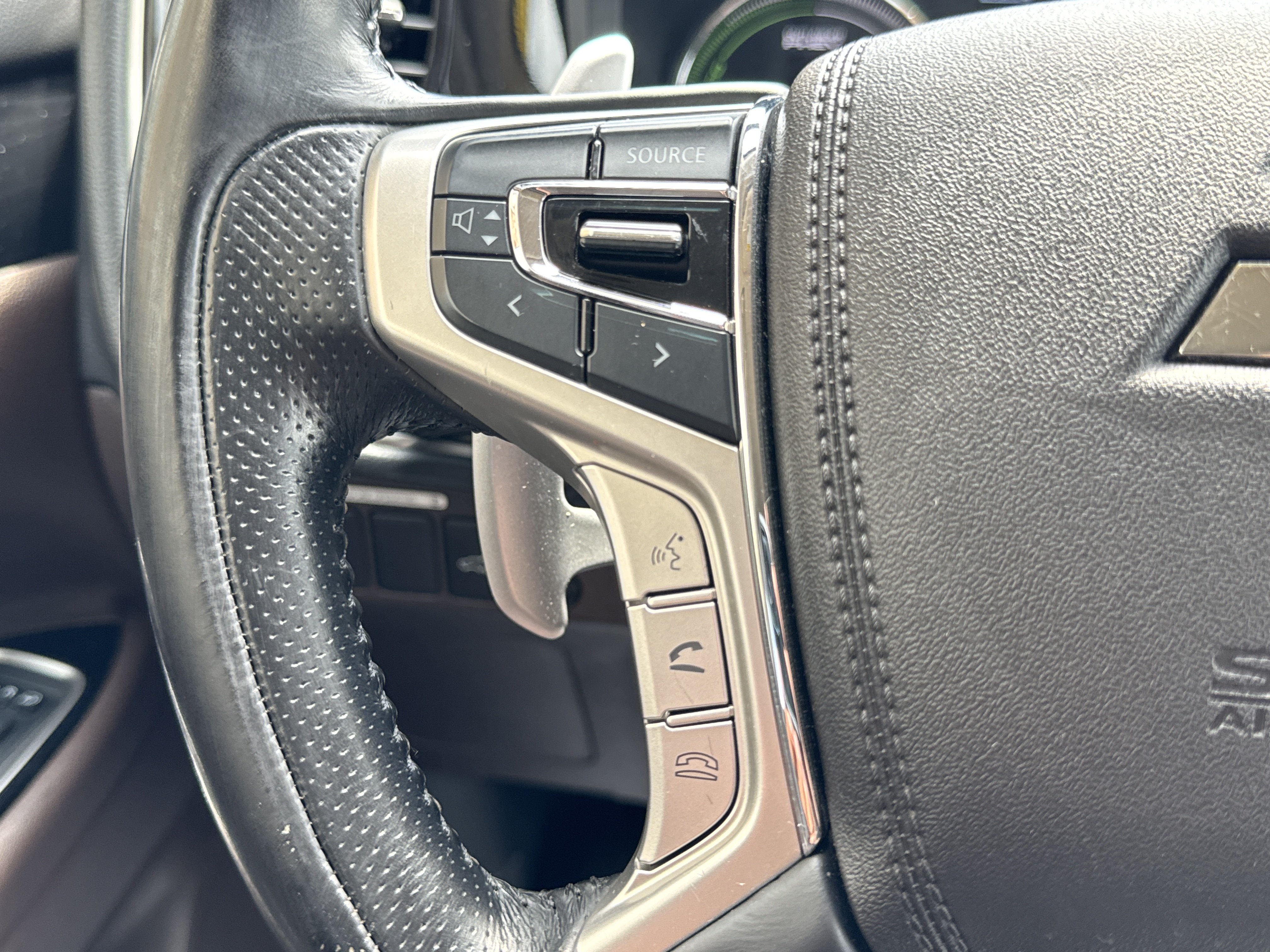 Used 2018 Mitsubishi Outlander SEL AWD/4WD image 19