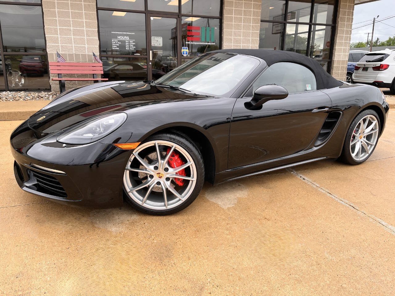 Used 2017 Porsche 718 Boxster S RWD image 2