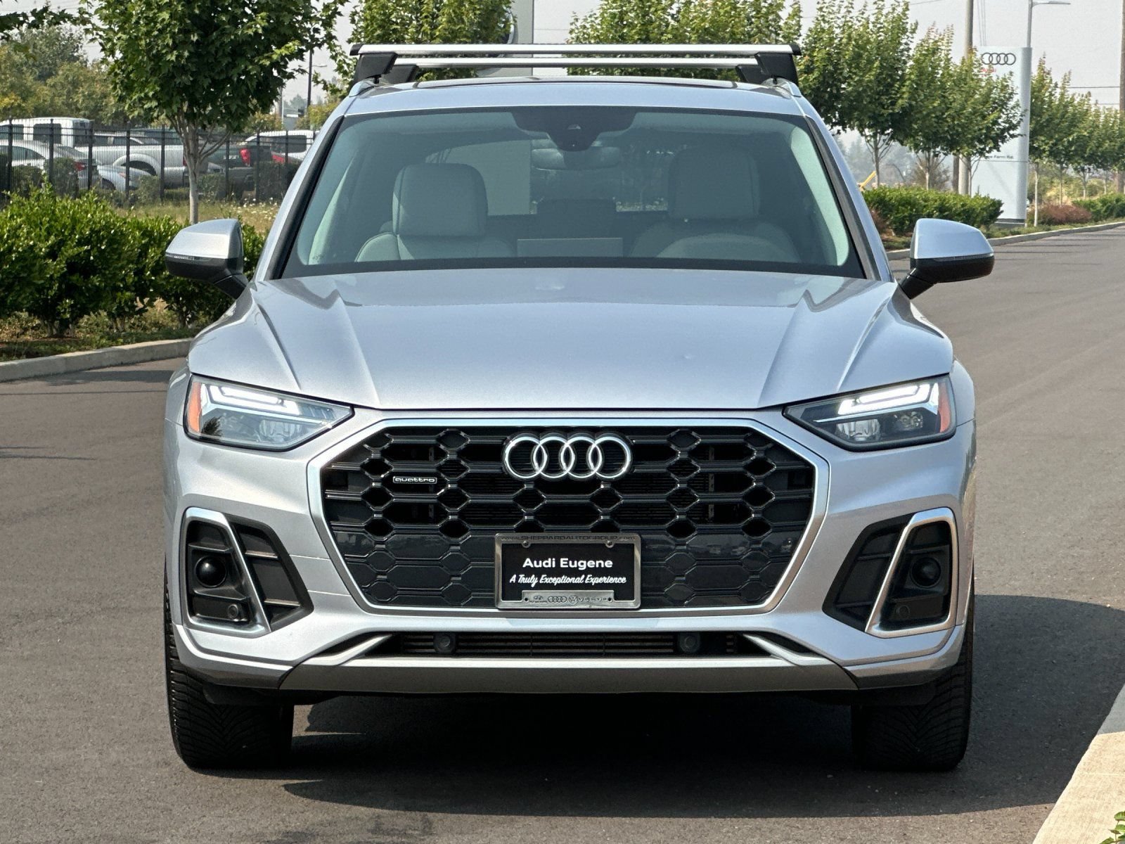 Used 2023 Audi Q5 e Premium w/ Convenience Package AWD/4WD image 8