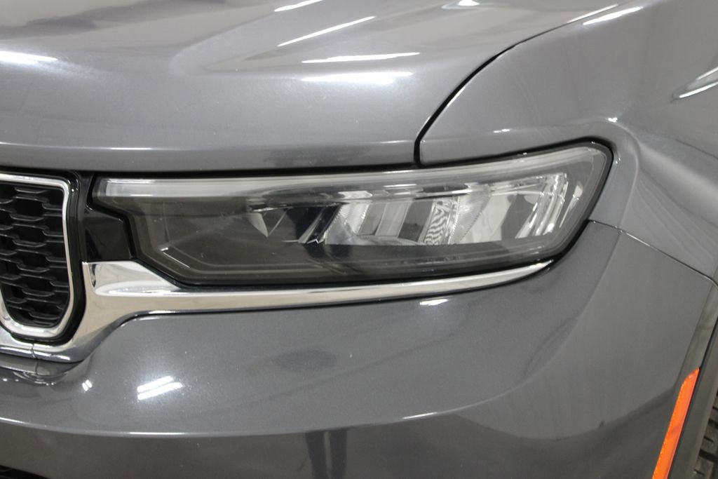 Used 2023 Jeep Grand Cherokee L Limited image 13