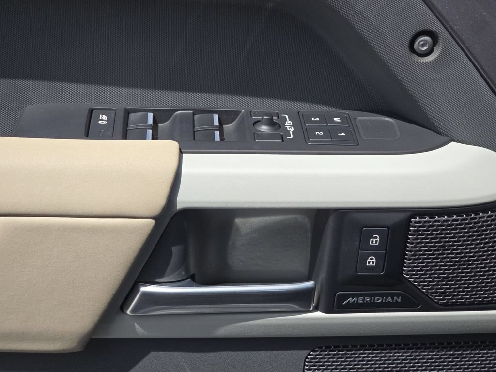 Used 2023 Land Rover Defender 110 S AWD/4WD image 27
