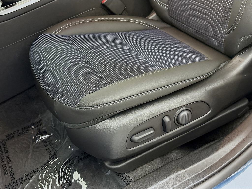 Used 2025 Buick Envista Preferred w/ Convenience I Package image 21