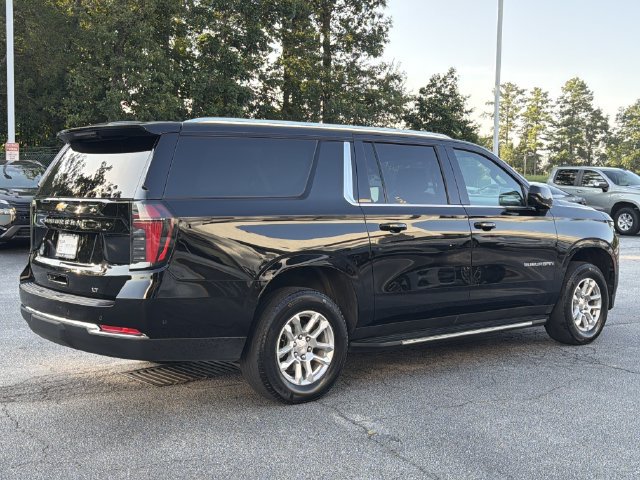 Used 2025 Chevrolet Suburban LT RWD image 4