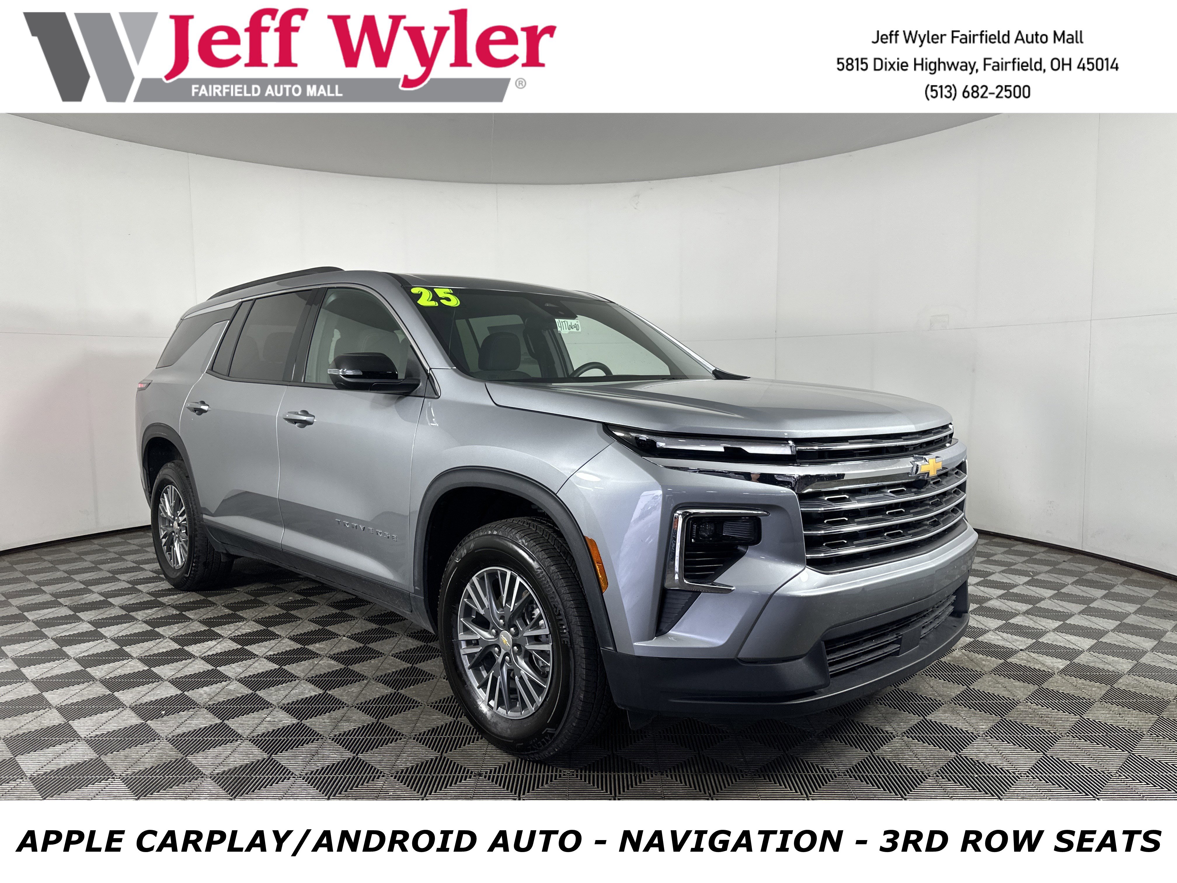 Used 2025 Chevrolet Traverse LT