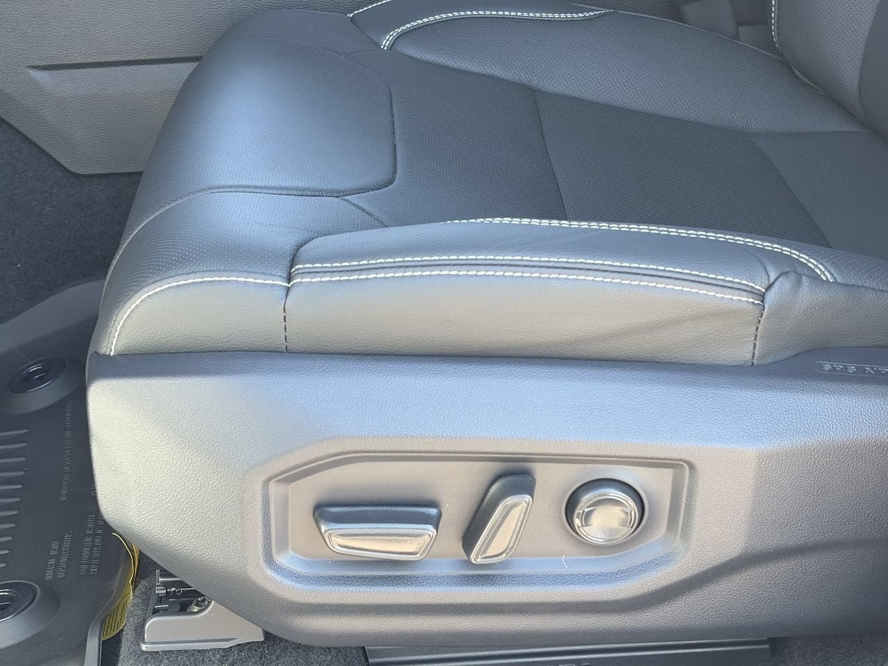 New 2026 Toyota Tundra Limited AWD/4WD image 16