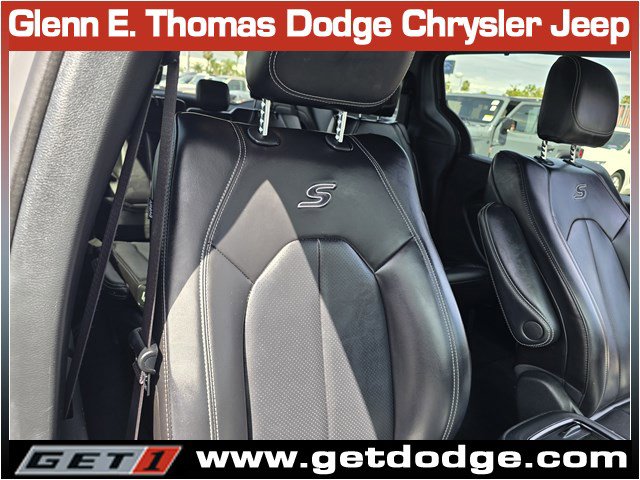 Certified 2023 Chrysler Pacifica Touring-L w/ S Appearance Package image 35