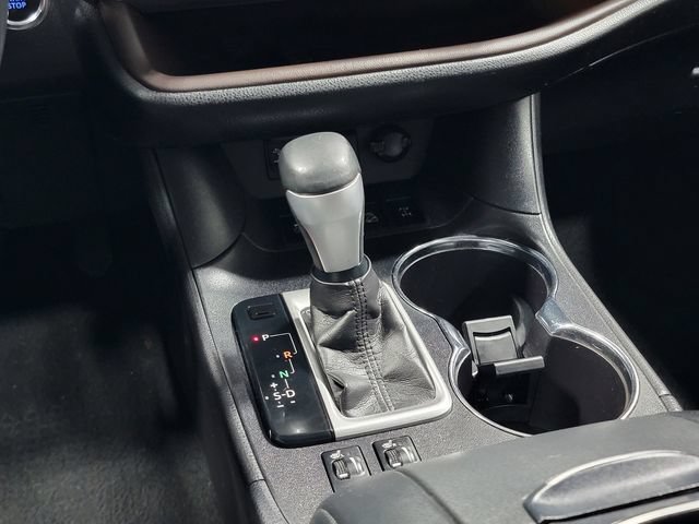 Used 2017 Toyota Highlander XLE AWD/4WD image 22