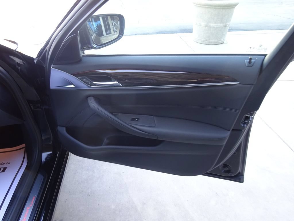 Used 2019 BMW 530i RWD image 29