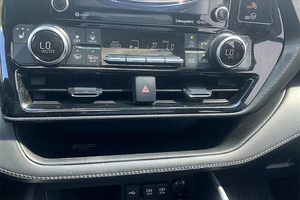 Used 2021 Toyota Highlander XSE image 15