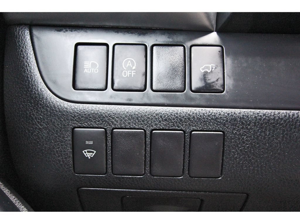Used 2017 Toyota Highlander XLE FWD image 23