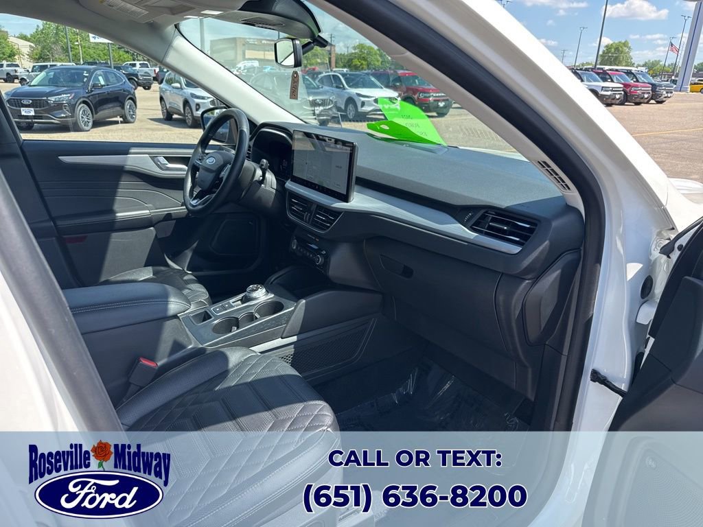 Used 2023 Ford Escape Platinum w/ Premium Technology Package AWD/4WD image 34