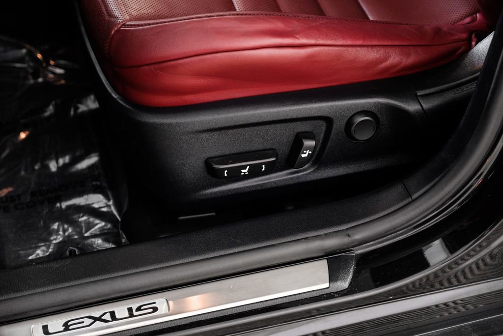 Used 2018 Lexus IS 300 F Sport w/ F Sport Package image 36