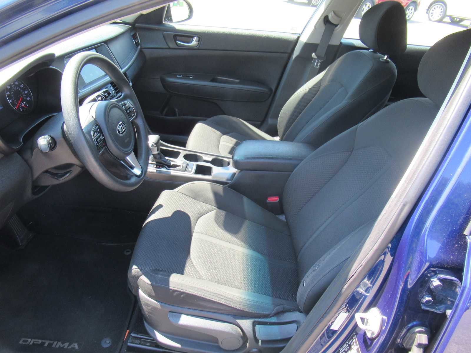 Used 2018 Kia Optima LX w/ 17" Alloy Wheels Package FWD image 13