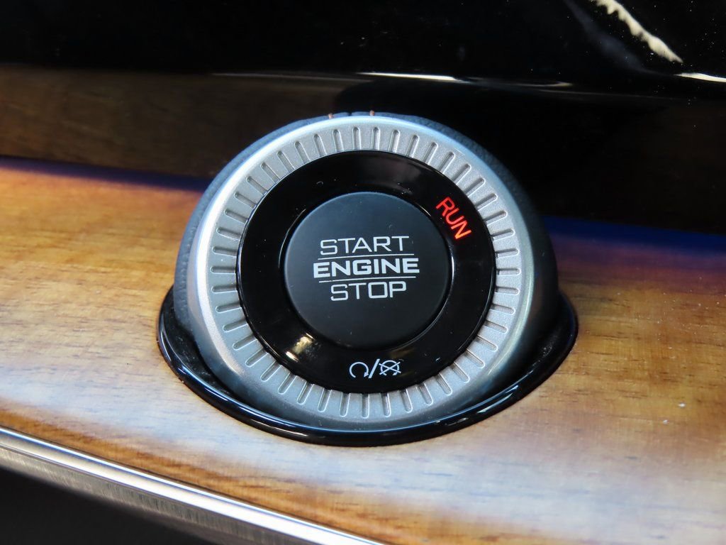 Used 2023 Jeep Grand Wagoneer Series III image 16