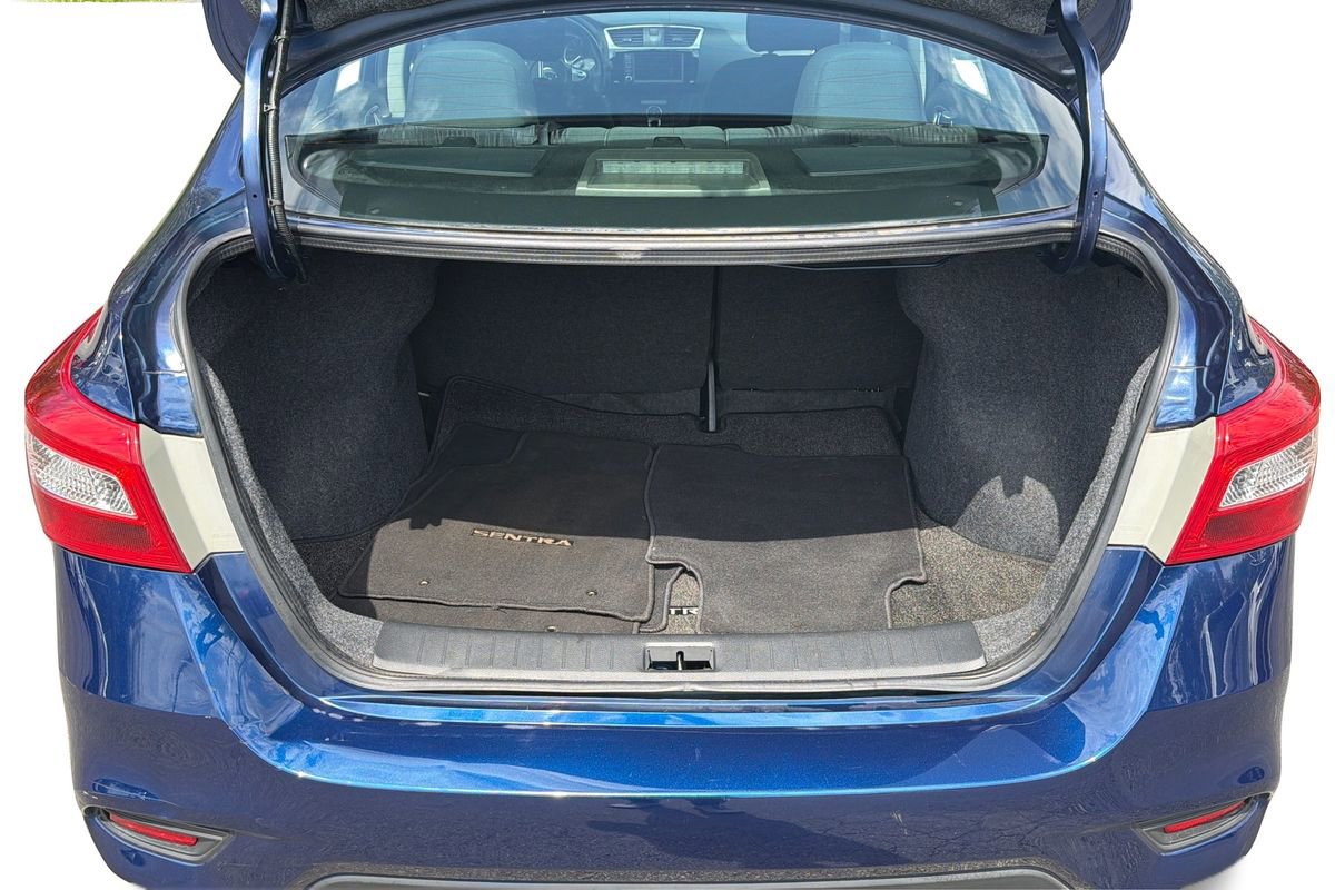 Used 2019 Nissan Sentra SV FWD image 11