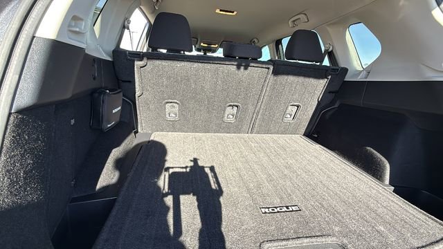 Used 2021 Nissan Rogue S image 27