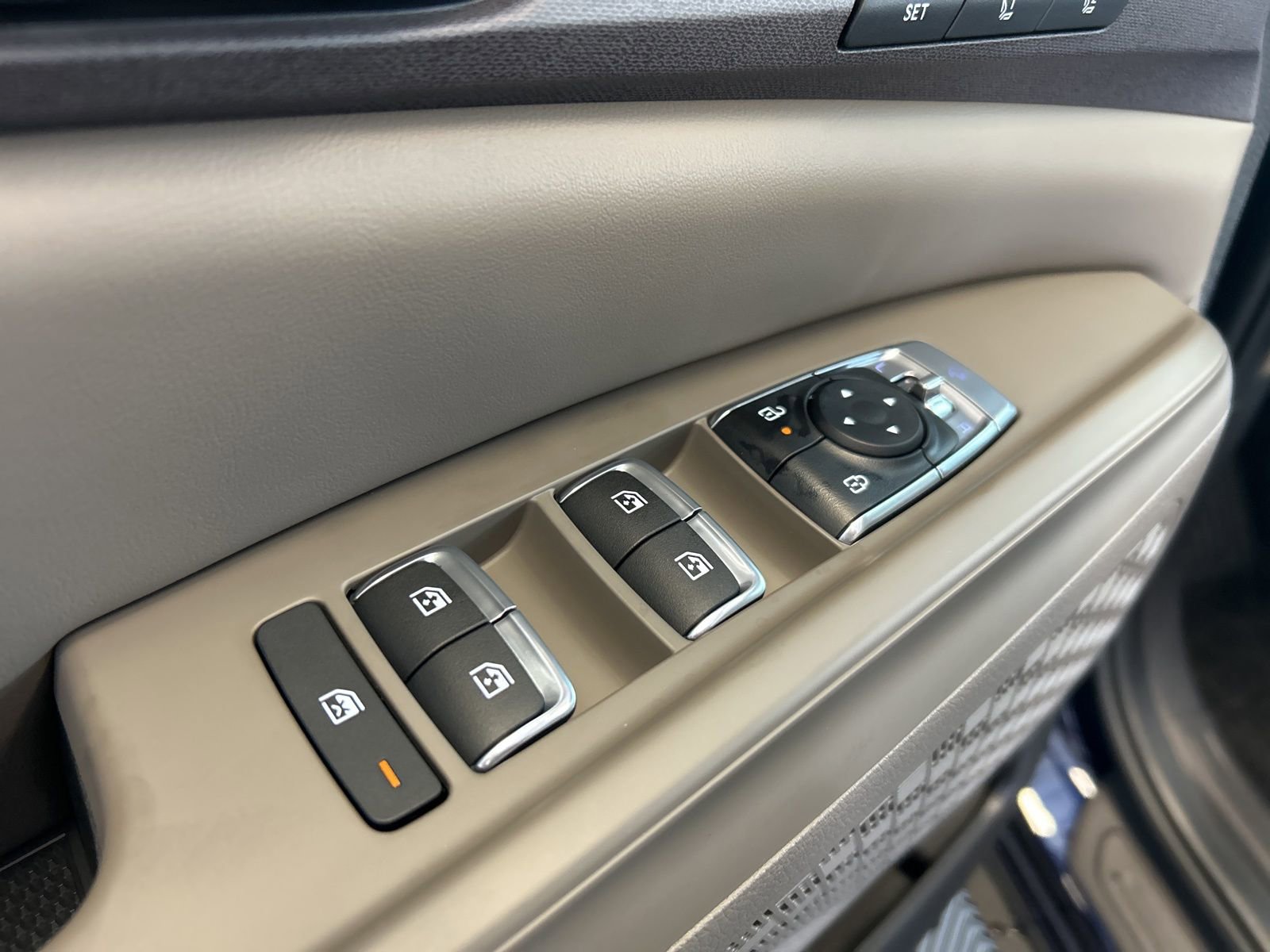 New 2026 Kia Carnival EX image 17