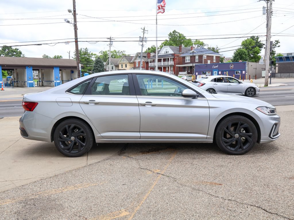 Certified 2026 Volkswagen Jetta SE w/ Black Wheel Package FWD image 6