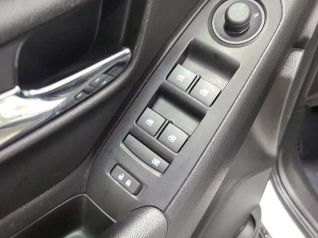 Used 2019 Chevrolet Trax LT w/ LT Convenience Package FWD image 19