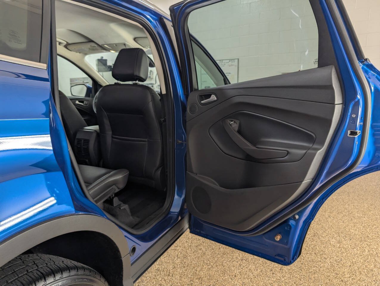 Used 2017 Ford Escape Titanium FWD image 15